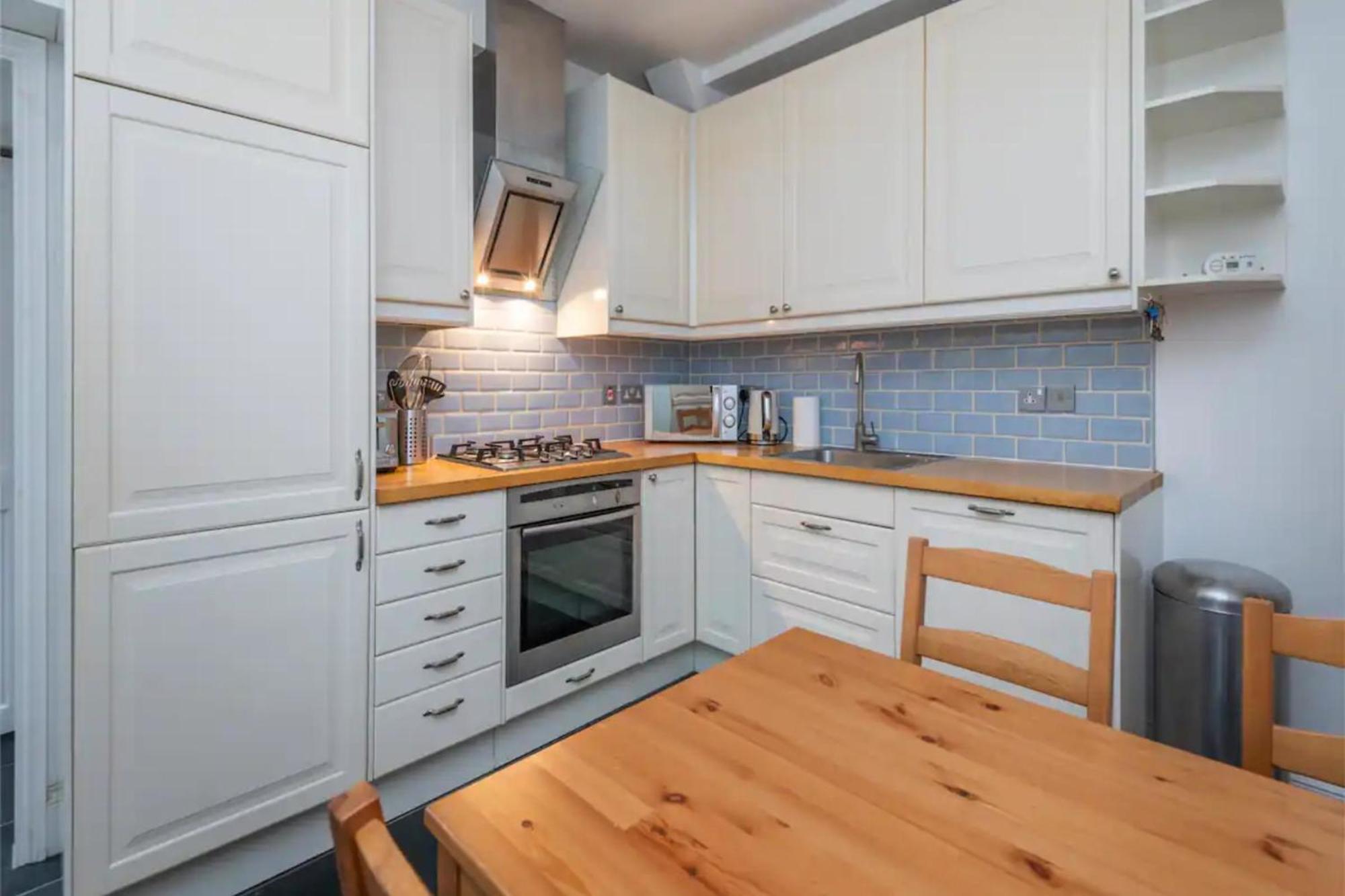 Ground Floor - Private Garden * London