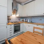 Ground Floor Apartment - Private Garden