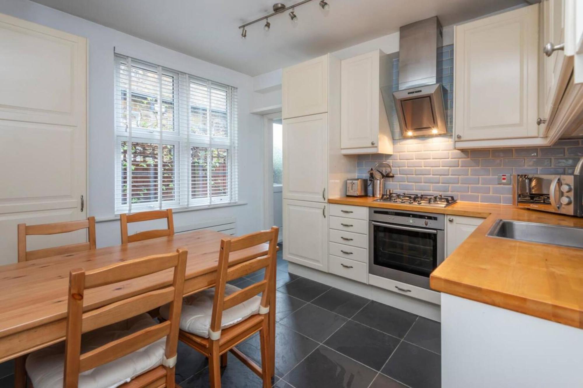 Ground Floor - Private Garden Apartment *